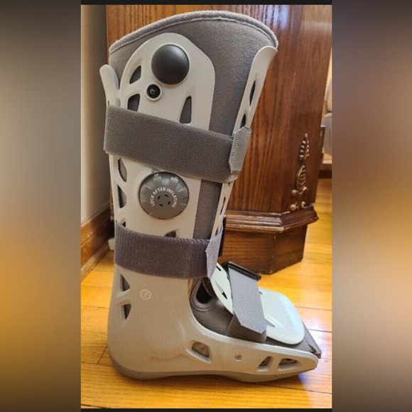 Aircast AirSelect Standard Walking Boot - Picture 2 of 2